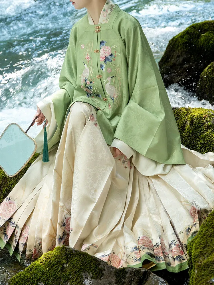 Bai Lu 白鹭 White Egret Ming Dynasty Embroidered Fangling Square Collar Jacket & Mamian Skirt Set