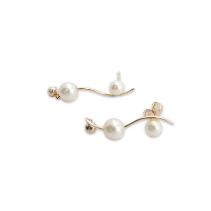 Curved Bar With Trio Mini Akuya Pearl 18k Gold Studs