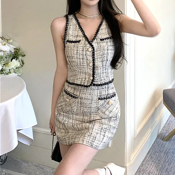 Sleeveless V-Neck Top Plaid Skirt Elegant Set