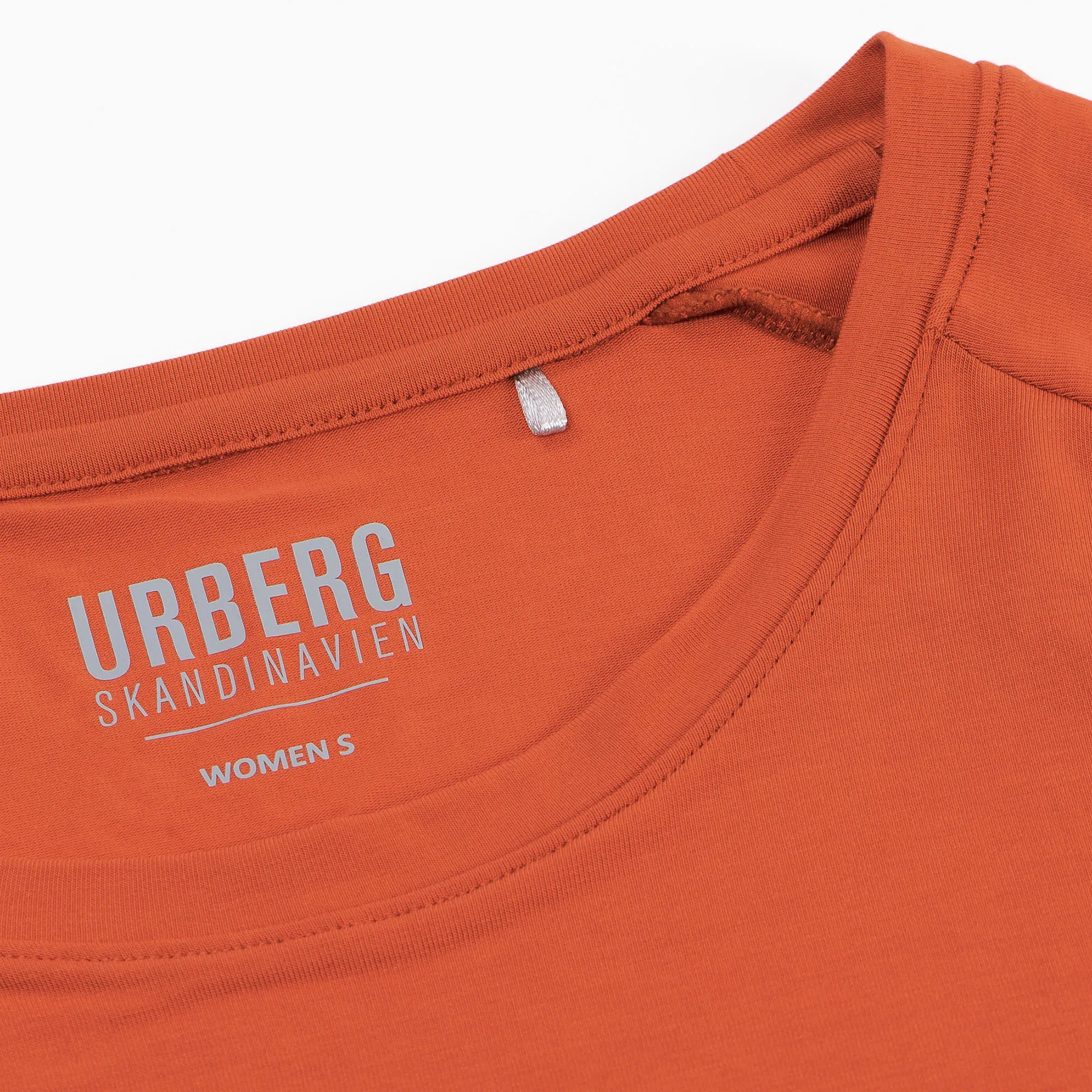 Urberg Vidsel Bamboo T-shirt Women&#x27;s (spring 2022) Chili | Buy Urberg Vidsel Bamboo T-shirt Women&#x27;s (spring 2022) Chili here | Outnorth